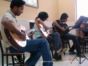 Guitar Classes in Paharganj Delhi