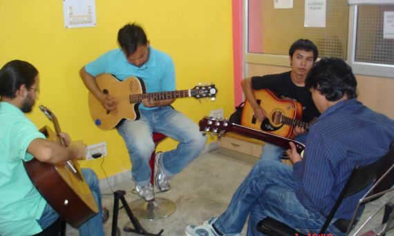Guitar Classes in Rohini Sector 9 Delhi