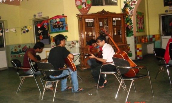 Guitar Classes in Karkardooma Delhi