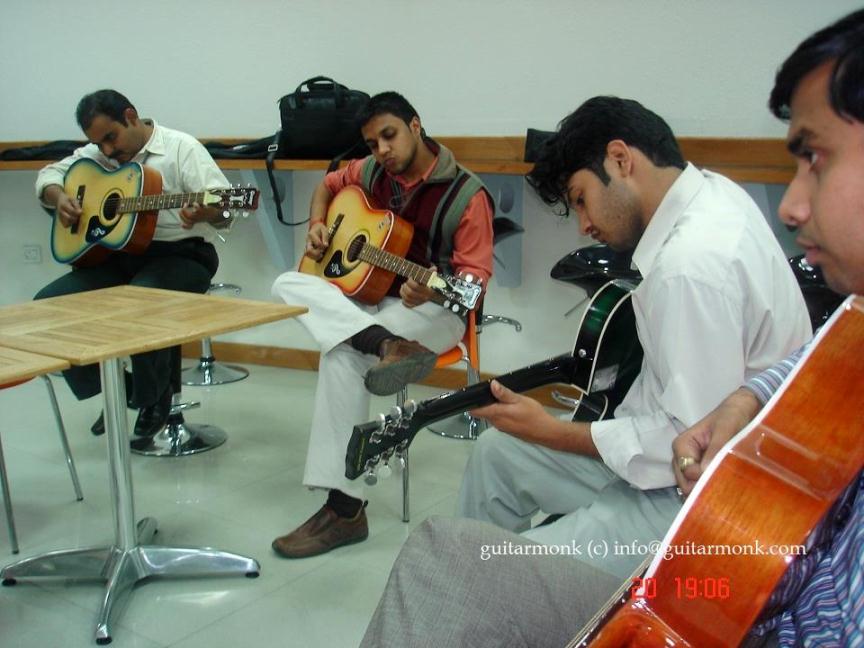 Guitar classes in Tolichowki Hyderabad, Best Music Teacher, Institute Near